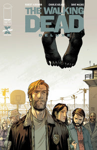 Walking Dead Dlx #18 Cvr B Moo re & Mccaig (Mr)